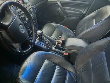 Черный Шкода Октавия, объемом двигателя 1.6 л и пробегом 294 тыс. км за 6200 $, фото 1 на Automoto.ua