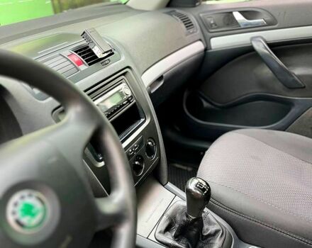 Чорний Шкода Октавія, об'ємом двигуна 1.6 л та пробігом 318 тис. км за 5300 $, фото 1 на Automoto.ua