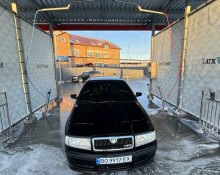 Черный Шкода Октавия, объемом двигателя 1.6 л и пробегом 210 тыс. км за 5500 $, фото 1 на Automoto.ua