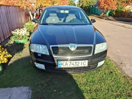 Черный Шкода Октавия, объемом двигателя 2 л и пробегом 230 тыс. км за 5215 $, фото 1 на Automoto.ua