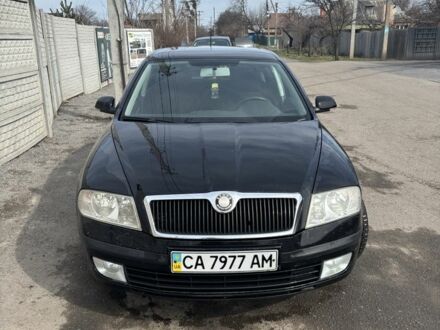 Черный Шкода Октавия, объемом двигателя 1.6 л и пробегом 400 тыс. км за 4500 $, фото 1 на Automoto.ua