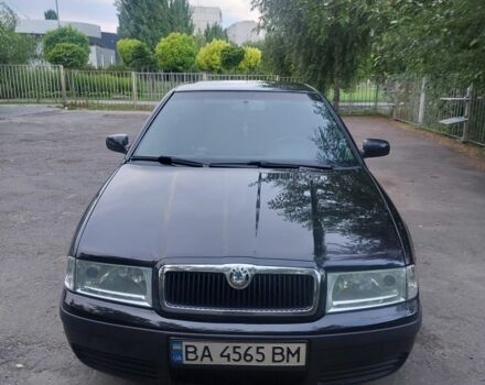 Черный Шкода Октавия, объемом двигателя 1.6 л и пробегом 177 тыс. км за 5800 $, фото 1 на Automoto.ua