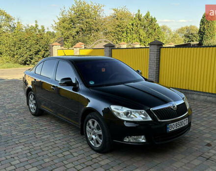 Чорний Шкода Октавія, об'ємом двигуна 1.8 л та пробігом 214 тис. км за 8000 $, фото 1 на Automoto.ua