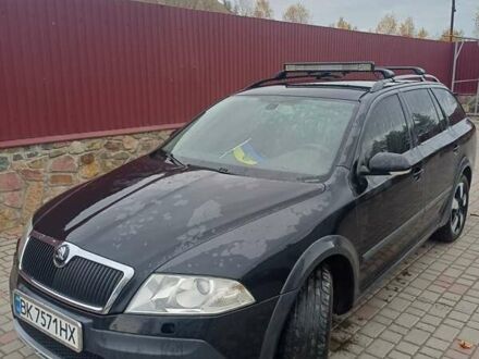 Черный Шкода Октавия, объемом двигателя 2 л и пробегом 312 тыс. км за 6800 $, фото 1 на Automoto.ua