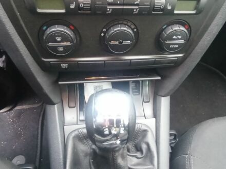 Черный Шкода Октавия, объемом двигателя 0 л и пробегом 204 тыс. км за 7338 $, фото 1 на Automoto.ua