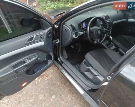 Черный Шкода Октавия, объемом двигателя 2 л и пробегом 255 тыс. км за 6500 $, фото 1 на Automoto.ua
