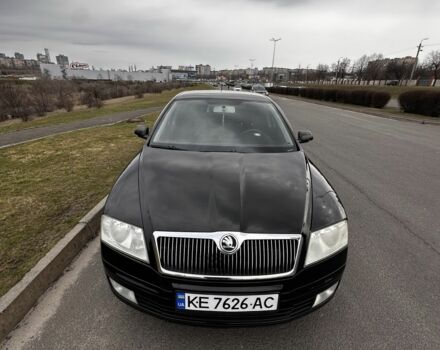Черный Шкода Октавия, объемом двигателя 1.6 л и пробегом 325 тыс. км за 4600 $, фото 1 на Automoto.ua