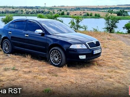 Черный Шкода Октавия, объемом двигателя 1.6 л и пробегом 290 тыс. км за 6350 $, фото 1 на Automoto.ua