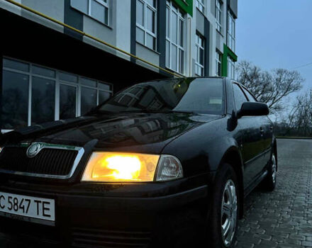 Черный Шкода Октавия, объемом двигателя 1.6 л и пробегом 245 тыс. км за 5400 $, фото 1 на Automoto.ua