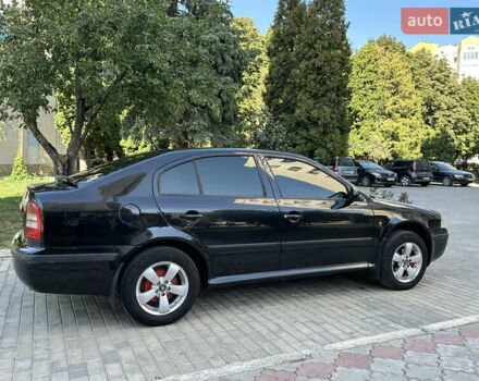 Черный Шкода Октавия, объемом двигателя 1.6 л и пробегом 117 тыс. км за 6500 $, фото 1 на Automoto.ua