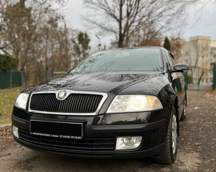 Черный Шкода Октавия, объемом двигателя 1.6 л и пробегом 211 тыс. км за 6800 $, фото 1 на Automoto.ua