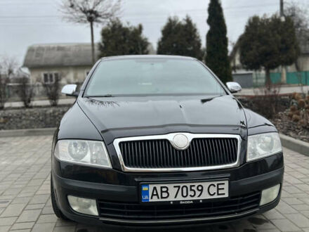 Черный Шкода Октавия, объемом двигателя 1.6 л и пробегом 301 тыс. км за 5600 $, фото 1 на Automoto.ua