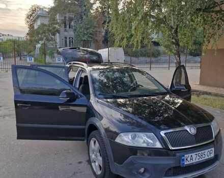 Чорний Шкода Октавія, об'ємом двигуна 2 л та пробігом 297 тис. км за 6800 $, фото 1 на Automoto.ua