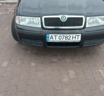 Черный Шкода Октавия, объемом двигателя 1.6 л и пробегом 250 тыс. км за 5700 $, фото 1 на Automoto.ua