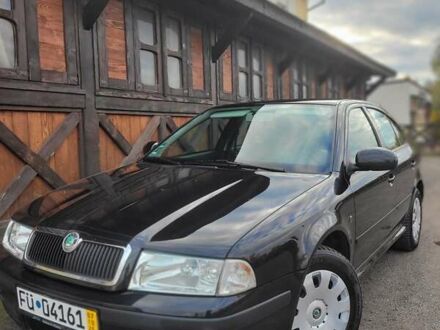 Черный Шкода Октавия, объемом двигателя 1.6 л и пробегом 197 тыс. км за 7150 $, фото 1 на Automoto.ua