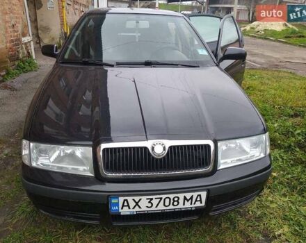 Черный Шкода Октавия, объемом двигателя 1.6 л и пробегом 196 тыс. км за 6200 $, фото 1 на Automoto.ua