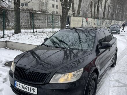 Черный Шкода Октавия, объемом двигателя 1.6 л и пробегом 295 тыс. км за 4950 $, фото 1 на Automoto.ua