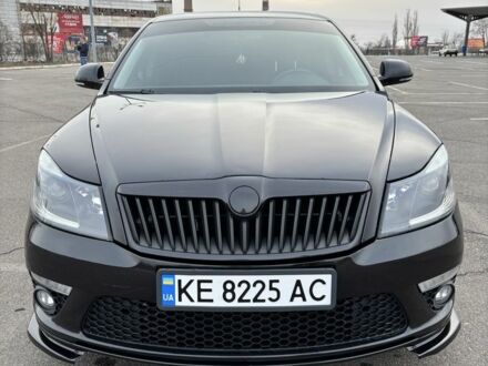 Черный Шкода Октавия, объемом двигателя 1.8 л и пробегом 211 тыс. км за 9000 $, фото 1 на Automoto.ua