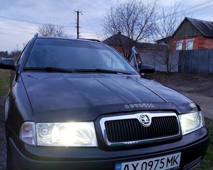 Черный Шкода Октавия, объемом двигателя 1.6 л и пробегом 222 тыс. км за 6500 $, фото 1 на Automoto.ua