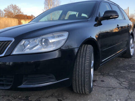 Черный Шкода Октавия, объемом двигателя 0 л и пробегом 203 тыс. км за 7000 $, фото 1 на Automoto.ua