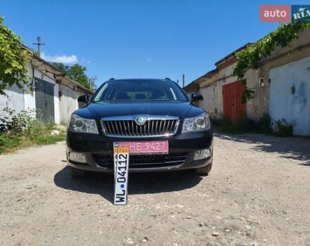 Черный Шкода Октавия, объемом двигателя 1.6 л и пробегом 202 тыс. км за 8250 $, фото 1 на Automoto.ua