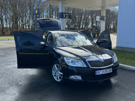 Черный Шкода Октавия, объемом двигателя 1.6 л и пробегом 276 тыс. км за 9300 $, фото 1 на Automoto.ua