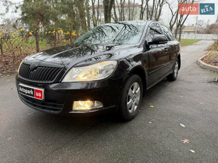 Чорний Шкода Октавія, об'ємом двигуна 2 л та пробігом 210 тис. км за 10490 $, фото 1 на Automoto.ua