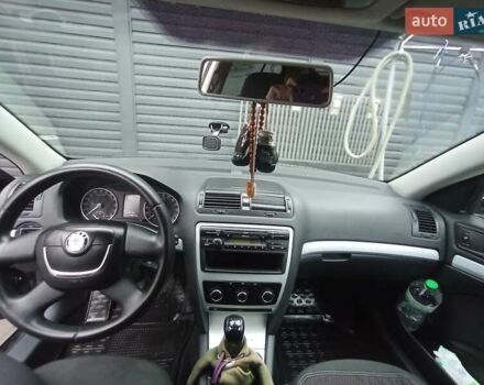 Черный Шкода Октавия, объемом двигателя 1.6 л и пробегом 279 тыс. км за 7500 $, фото 1 на Automoto.ua