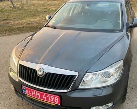 Черный Шкода Октавия, объемом двигателя 1.2 л и пробегом 217 тыс. км за 6400 $, фото 1 на Automoto.ua