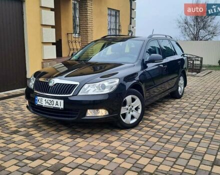 Черный Шкода Октавия, объемом двигателя 1.6 л и пробегом 201 тыс. км за 7300 $, фото 1 на Automoto.ua