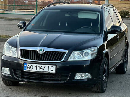 Шкода Октавия 2011 в Виноградове на Automoto.ua Черный Шкода Октавия, объемом двигателя 1.2 л и пробегом 260 тыс. км за 6800 $, фото 1 на Automoto.ua