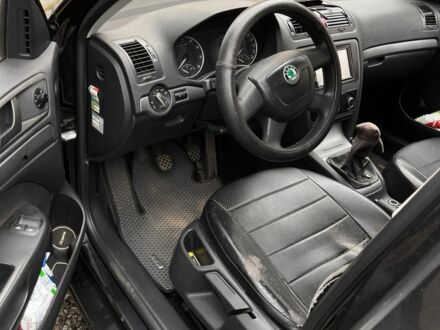 Черный Шкода Октавия, объемом двигателя 1.6 л и пробегом 204 тыс. км за 7800 $, фото 1 на Automoto.ua