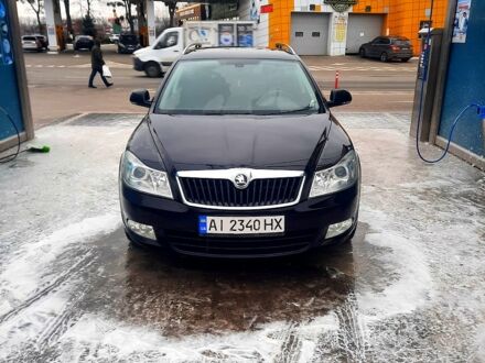 Шкода Октавия 2011 в Киеве на Automoto.ua Черный Шкода Октавия, объемом двигателя 1.6 л и пробегом 238 тыс. км за 9000 $, фото 1 на Automoto.ua