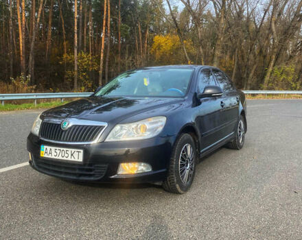 Черный Шкода Октавия, объемом двигателя 1.8 л и пробегом 179 тыс. км за 6428 $, фото 1 на Automoto.ua