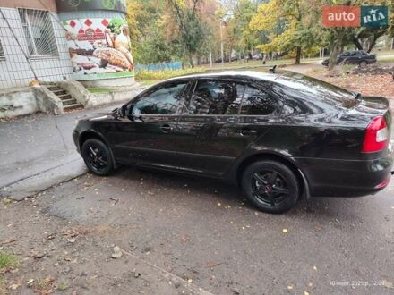 Черный Шкода Октавия, объемом двигателя 1.6 л и пробегом 151 тыс. км за 9000 $, фото 1 на Automoto.ua