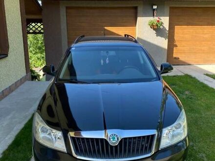 Шкода Октавия 2011 в Подгайцах на Automoto.ua Черный Шкода Октавия, объемом двигателя 1.6 л и пробегом 287 тыс. км за 8500 $, фото 1 на Automoto.ua