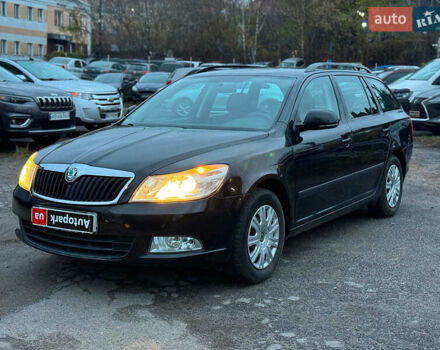 Черный Шкода Октавия, объемом двигателя 1.6 л и пробегом 237 тыс. км за 8190 $, фото 1 на Automoto.ua