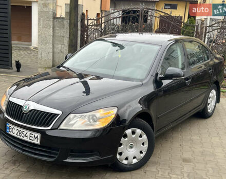 Черный Шкода Октавия, объемом двигателя 1.6 л и пробегом 216 тыс. км за 7300 $, фото 1 на Automoto.ua