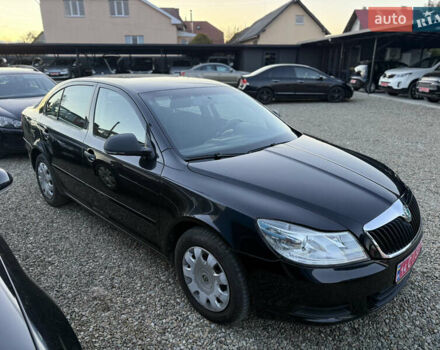 Шкода Октавия 2011 в Калуше на Automoto.ua Черный Шкода Октавия, объемом двигателя 1.6 л и пробегом 300 тыс. км за 7250 $, фото 1 на Automoto.ua