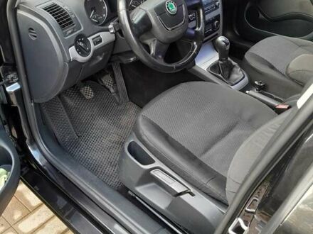 Черный Шкода Октавия, объемом двигателя 1.8 л и пробегом 135 тыс. км за 8200 $, фото 1 на Automoto.ua