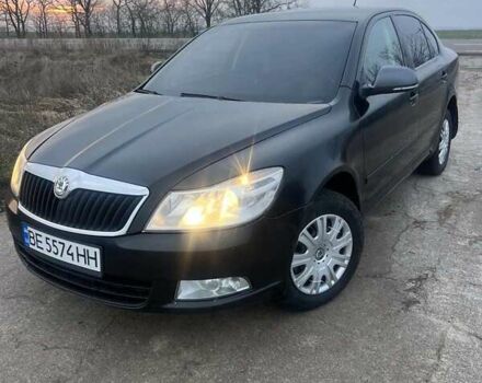 Черный Шкода Октавия, объемом двигателя 1.6 л и пробегом 318 тыс. км за 8200 $, фото 1 на Automoto.ua