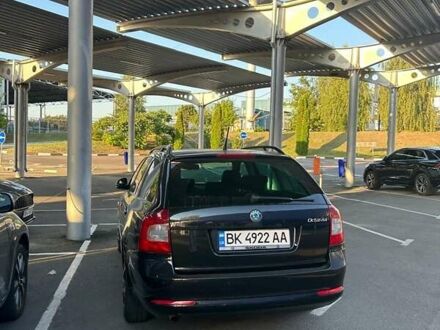 Черный Шкода Октавия, объемом двигателя 1.6 л и пробегом 232 тыс. км за 8500 $, фото 1 на Automoto.ua