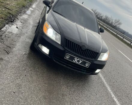 Черный Шкода Октавия, объемом двигателя 1.6 л и пробегом 230 тыс. км за 6999 $, фото 1 на Automoto.ua