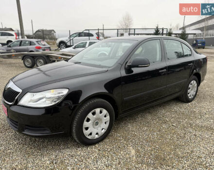 Черный Шкода Октавия, объемом двигателя 1.6 л и пробегом 242 тыс. км за 7250 $, фото 1 на Automoto.ua