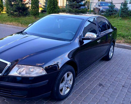 Черный Шкода Октавия, объемом двигателя 1.6 л и пробегом 218 тыс. км за 7400 $, фото 1 на Automoto.ua