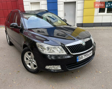 Чорний Шкода Октавія, об'ємом двигуна 1.39 л та пробігом 212 тис. км за 7777 $, фото 1 на Automoto.ua