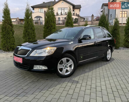 Чорний Шкода Октавія, об'ємом двигуна 2 л та пробігом 228 тис. км за 10799 $, фото 1 на Automoto.ua