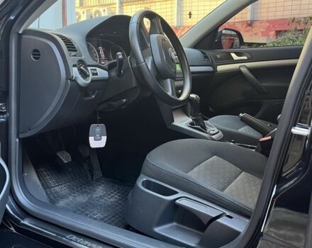 Черный Шкода Октавия, объемом двигателя 1.6 л и пробегом 215 тыс. км за 8900 $, фото 1 на Automoto.ua