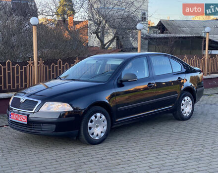 Черный Шкода Октавия, объемом двигателя 1.6 л и пробегом 197 тыс. км за 7500 $, фото 1 на Automoto.ua