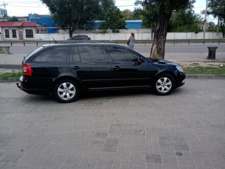 Черный Шкода Октавия, объемом двигателя 1.6 л и пробегом 302 тыс. км за 7600 $, фото 1 на Automoto.ua